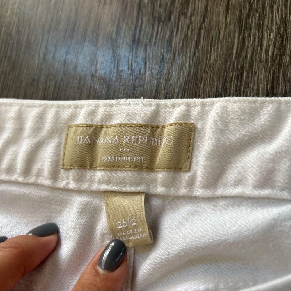 Banana Republic Bootcut size 2/26 White Jeans